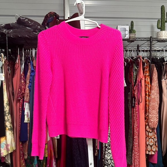 NWT 100% AQUA CASHMERE NEON PINK SWEATER - Picture 1 of 6